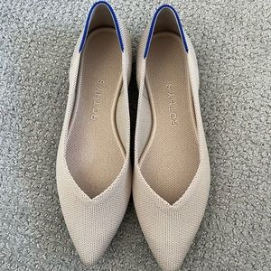 Rothys Point Toe Flat in Ecru 6.5 NWOT